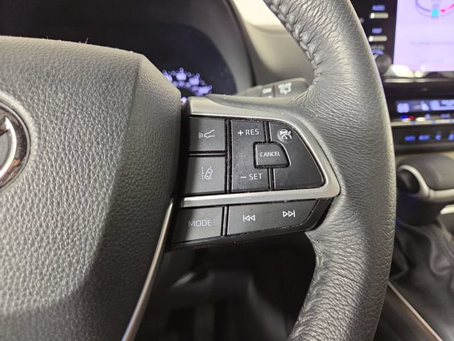 Used 2023 Toyota Sienna XLE AWD/4WD image 24
