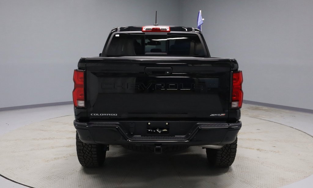 Used 2024 Chevrolet Colorado ZR2 w/ ZR2 Convenience Package III image 9