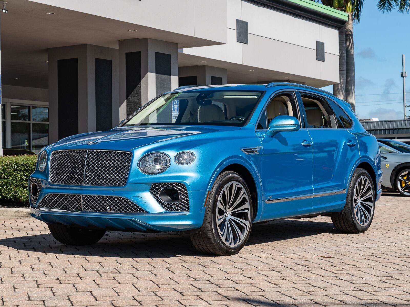 Used 2022 Bentley Bentayga AWD/4WD image 23