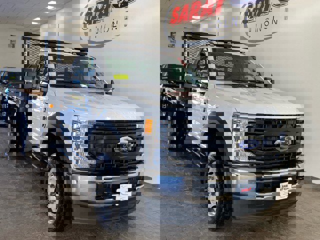 Used 2022 Ford F550 4x4 Regular Cab Super Duty image 2
