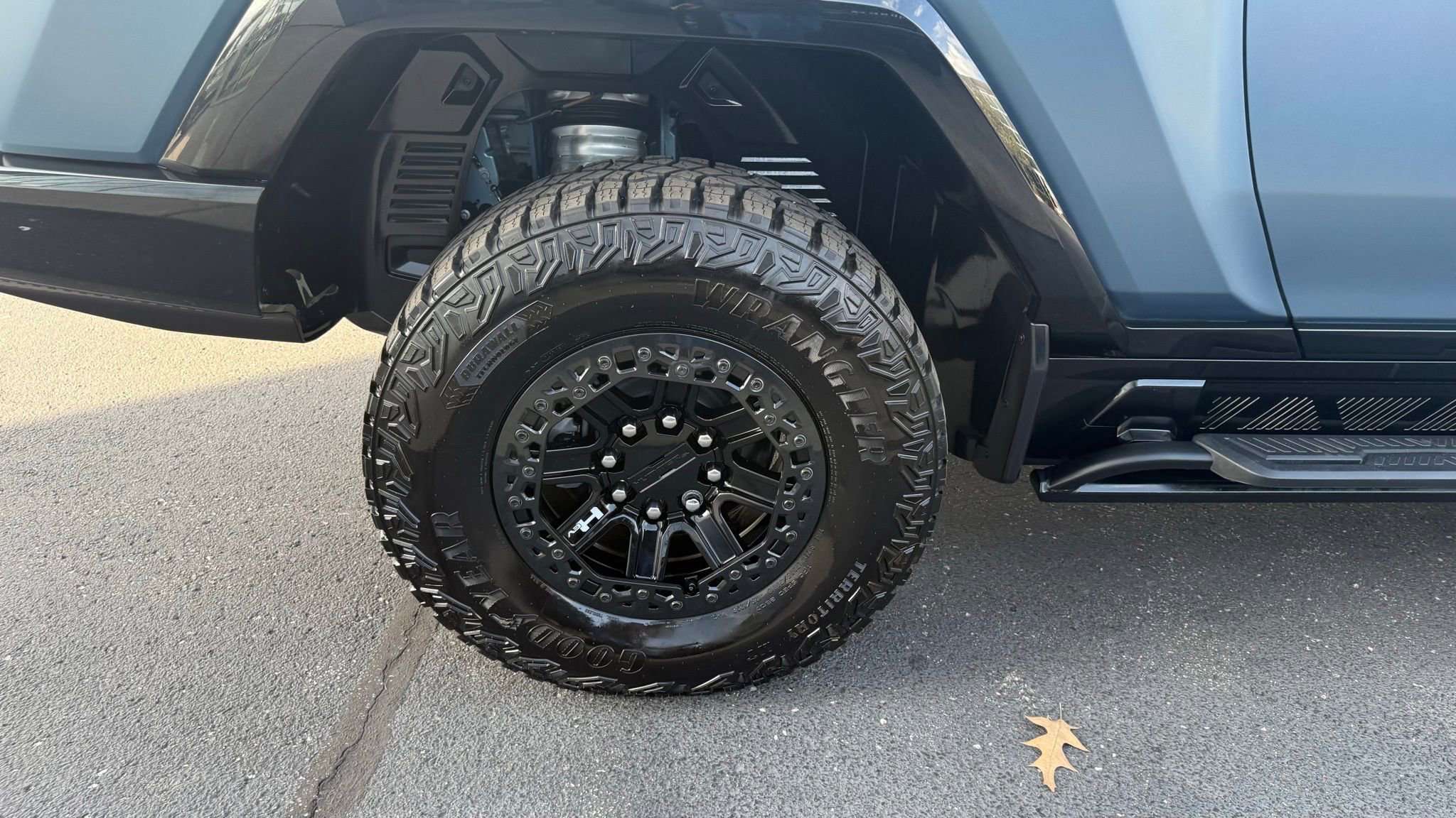 Used 2024 GMC Hummer EV 3X w/ Omega Edition AWD/4WD image 28