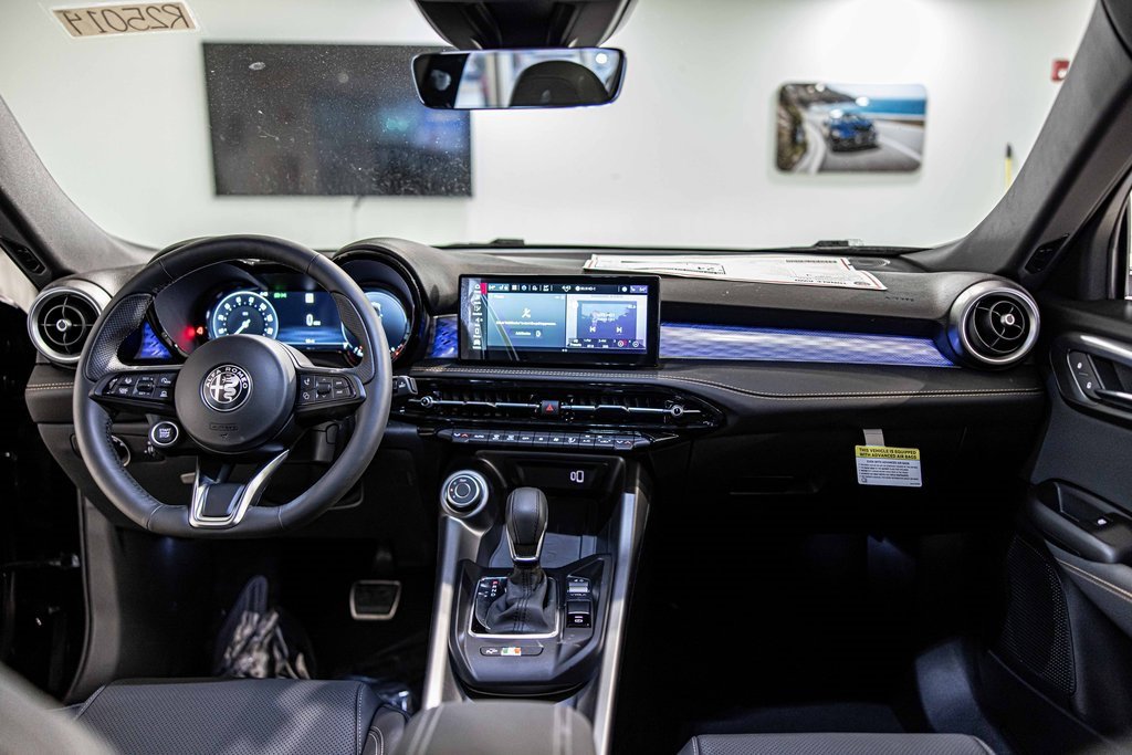 New 2025 Alfa Romeo Tonale w/ Premium Package image 34