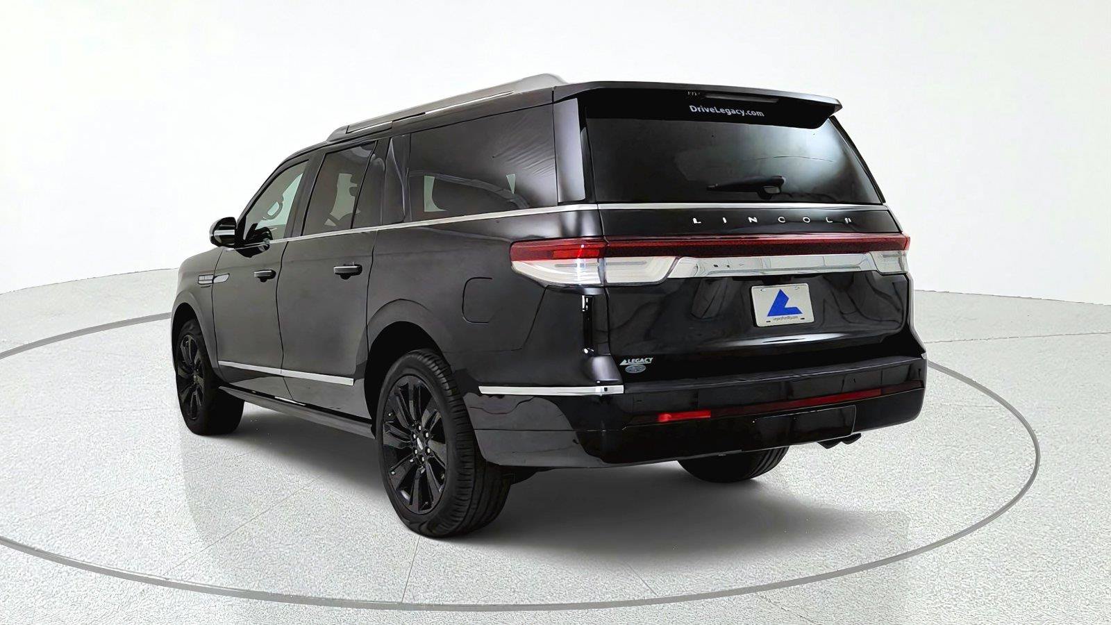 Used 2024 Lincoln Navigator L Reserve AWD/4WD image 5