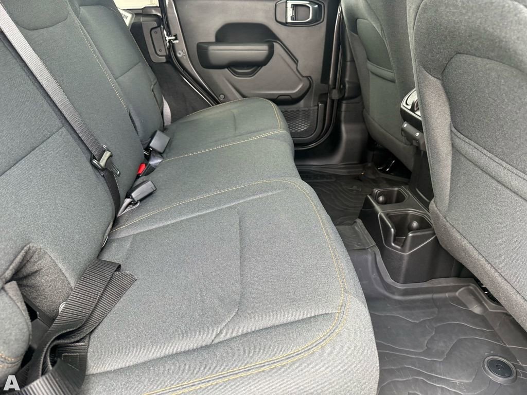 Used 2025 Jeep Wrangler Willys image 28