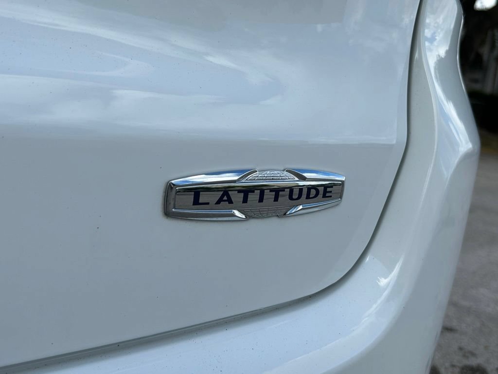 Used 2023 Jeep Compass Latitude AWD/4WD image 28