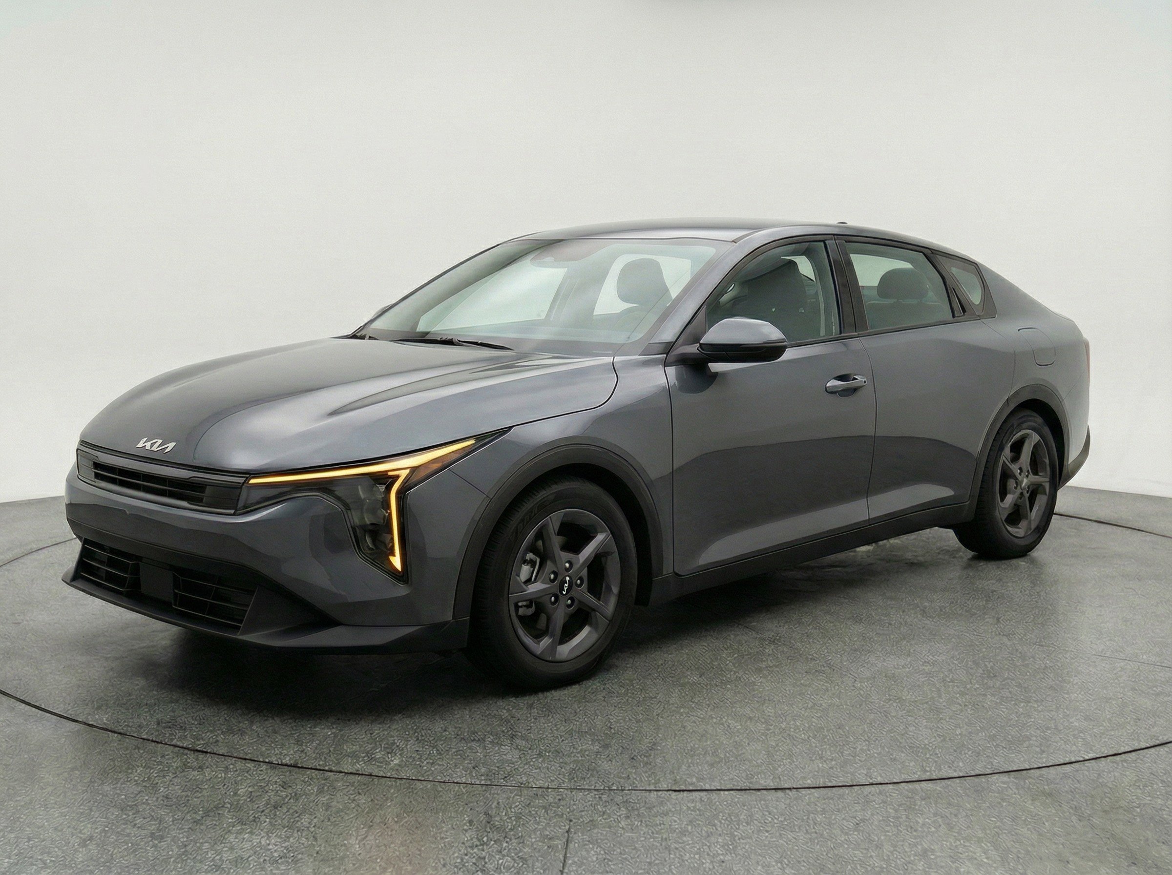 Used 2025 Kia K4 LXS image 3