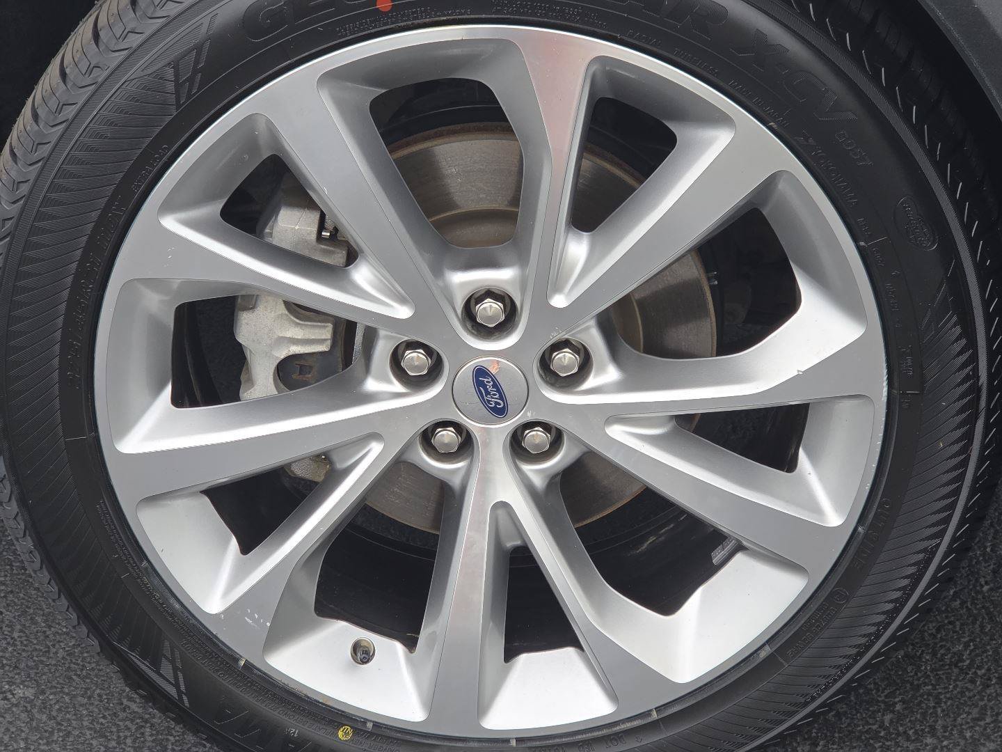 Used 2021 Ford Explorer Platinum w/ Equipment Group 601A AWD/4WD image 14