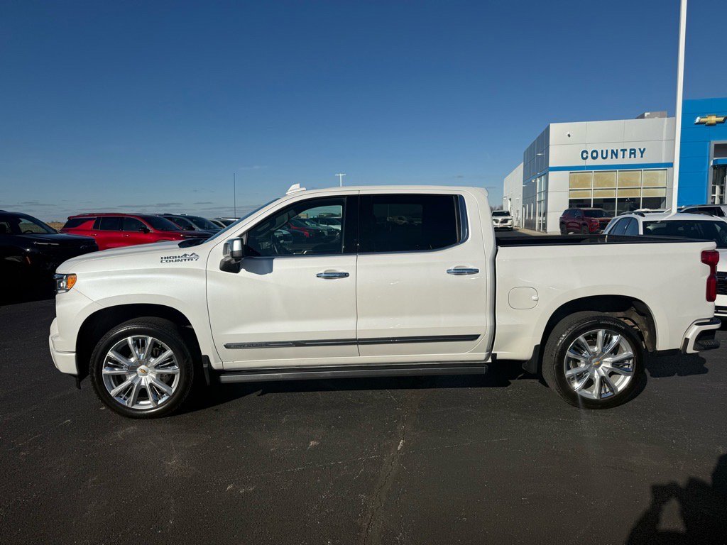 Used 2025 Chevrolet Silverado 1500 High Country w/ Technology Package image 2