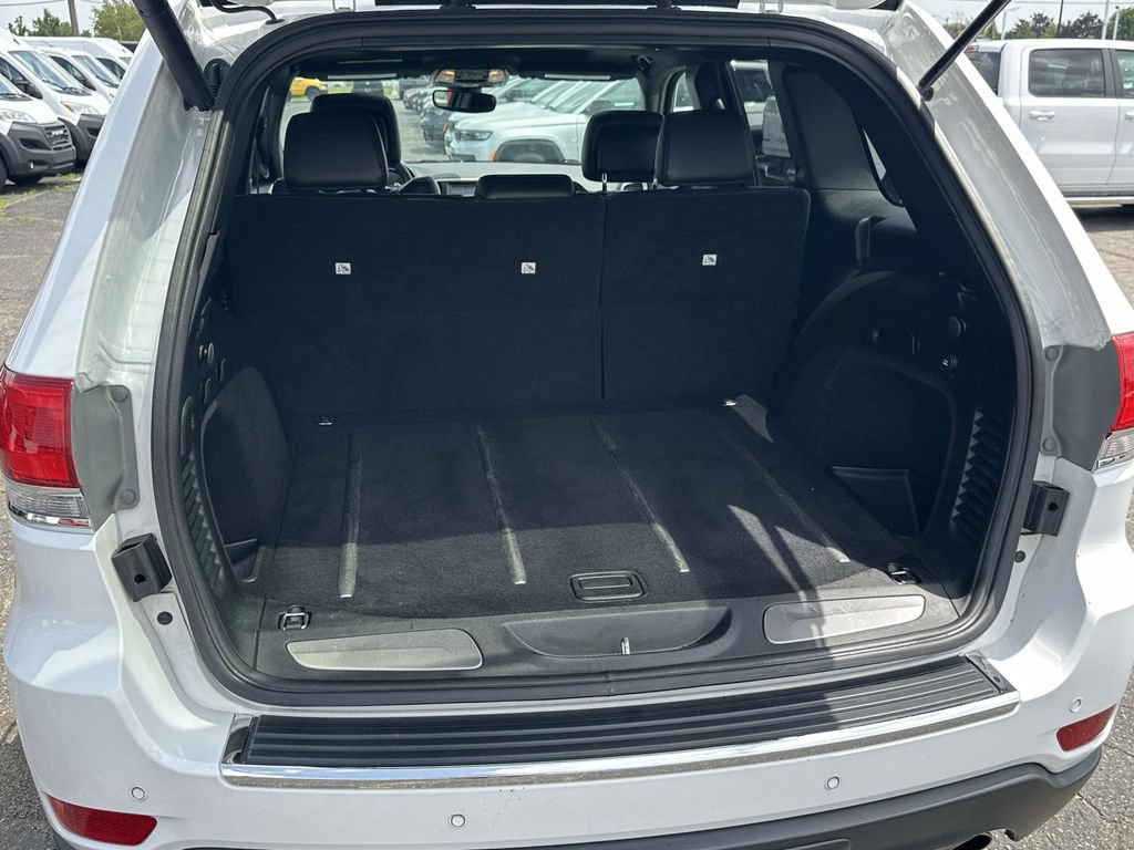 Used 2017 Jeep Grand Cherokee Limited w/ Trailer Tow Group IV AWD/4WD image 11