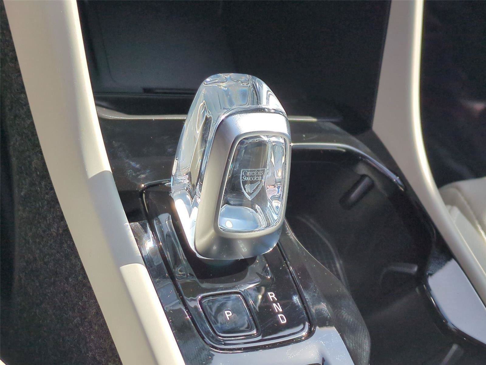 New 2026 Volvo XC40 B5 Ultra w/ Protection Package Premier AWD/4WD image 12