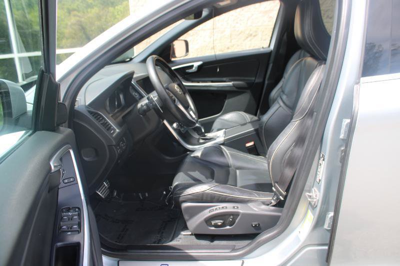 Used 2017 Volvo XC60 T6 R-Design w/ Protection Package AWD/4WD image 7