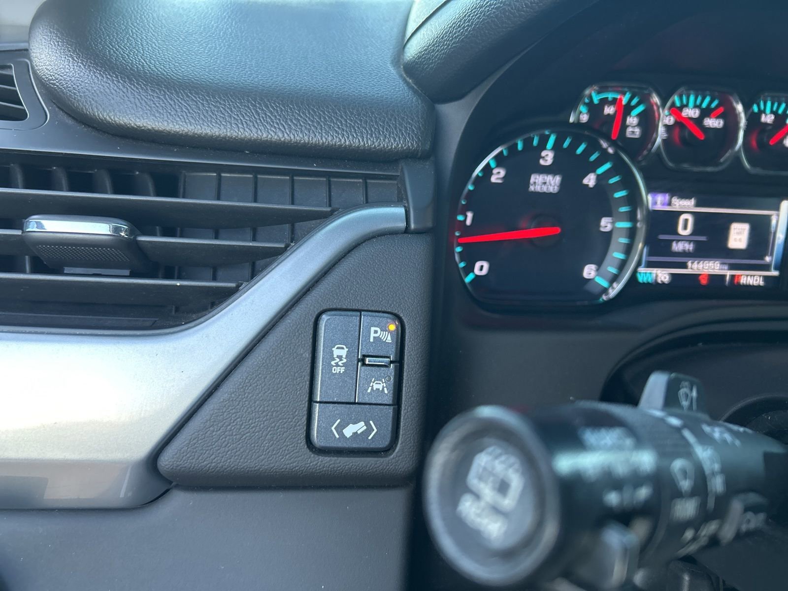 Used 2018 Chevrolet Tahoe LT image 13