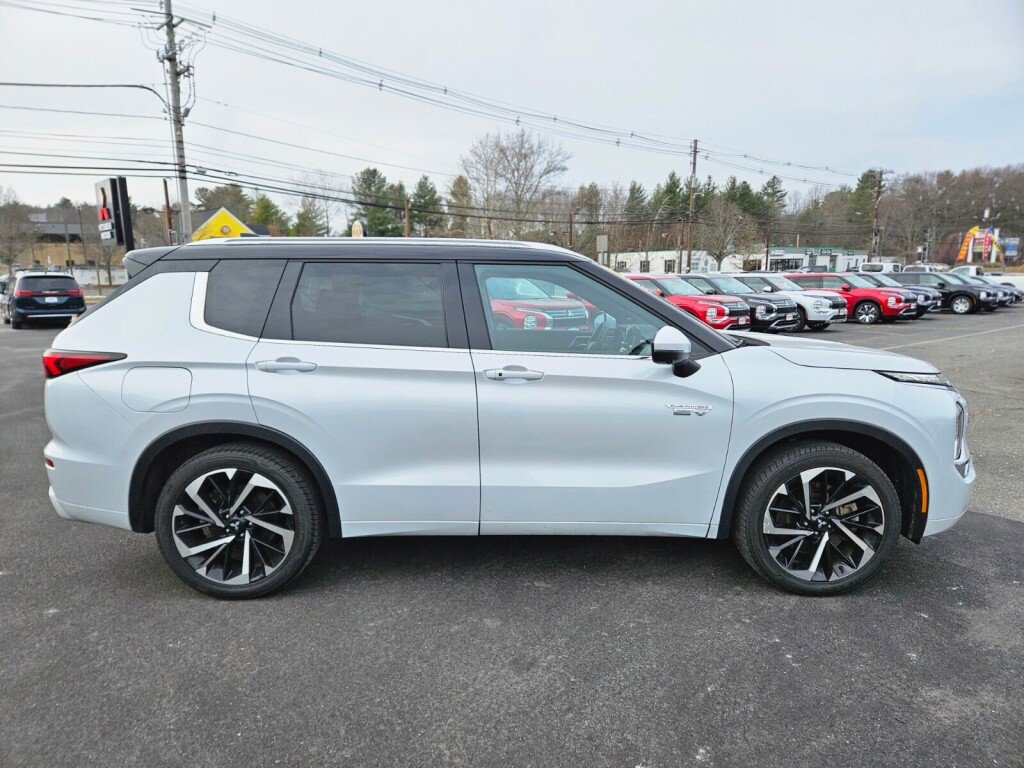 Used 2023 Mitsubishi Outlander SEL image 6
