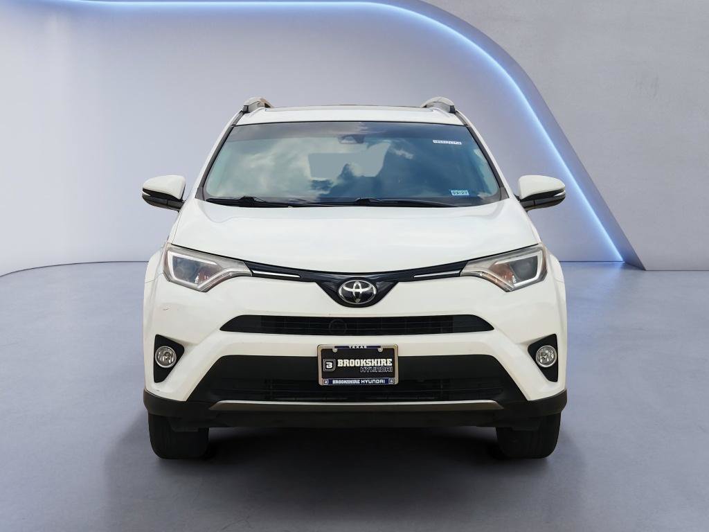 Used 2018 Toyota RAV4 XLE FWD image 2