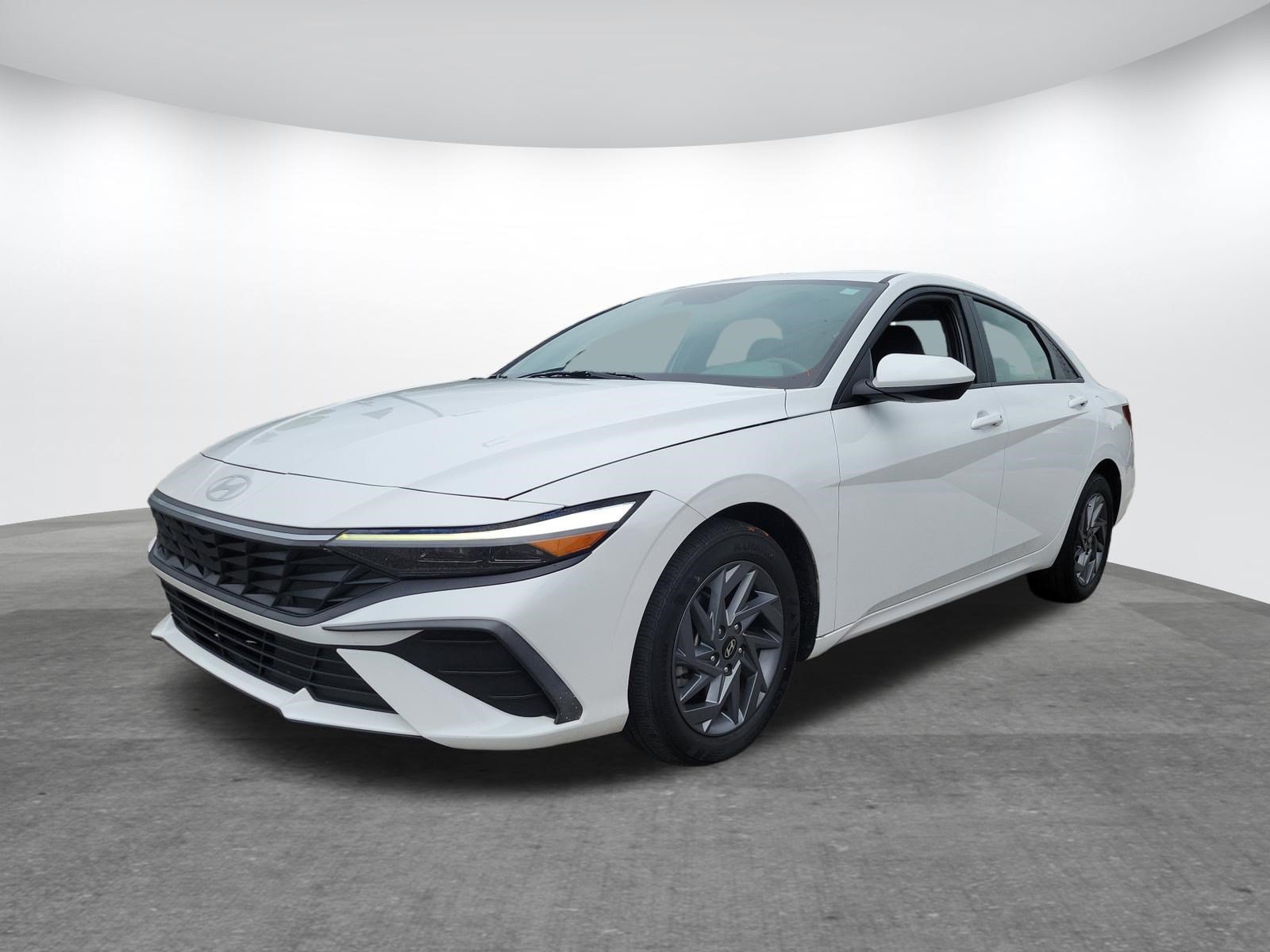 Used 2024 Hyundai Elantra SEL FWD image 18