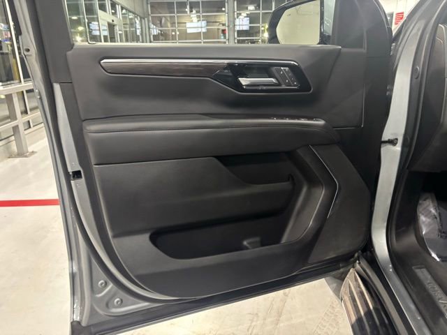 Used 2025 Chevrolet Tahoe LT AWD/4WD image 14