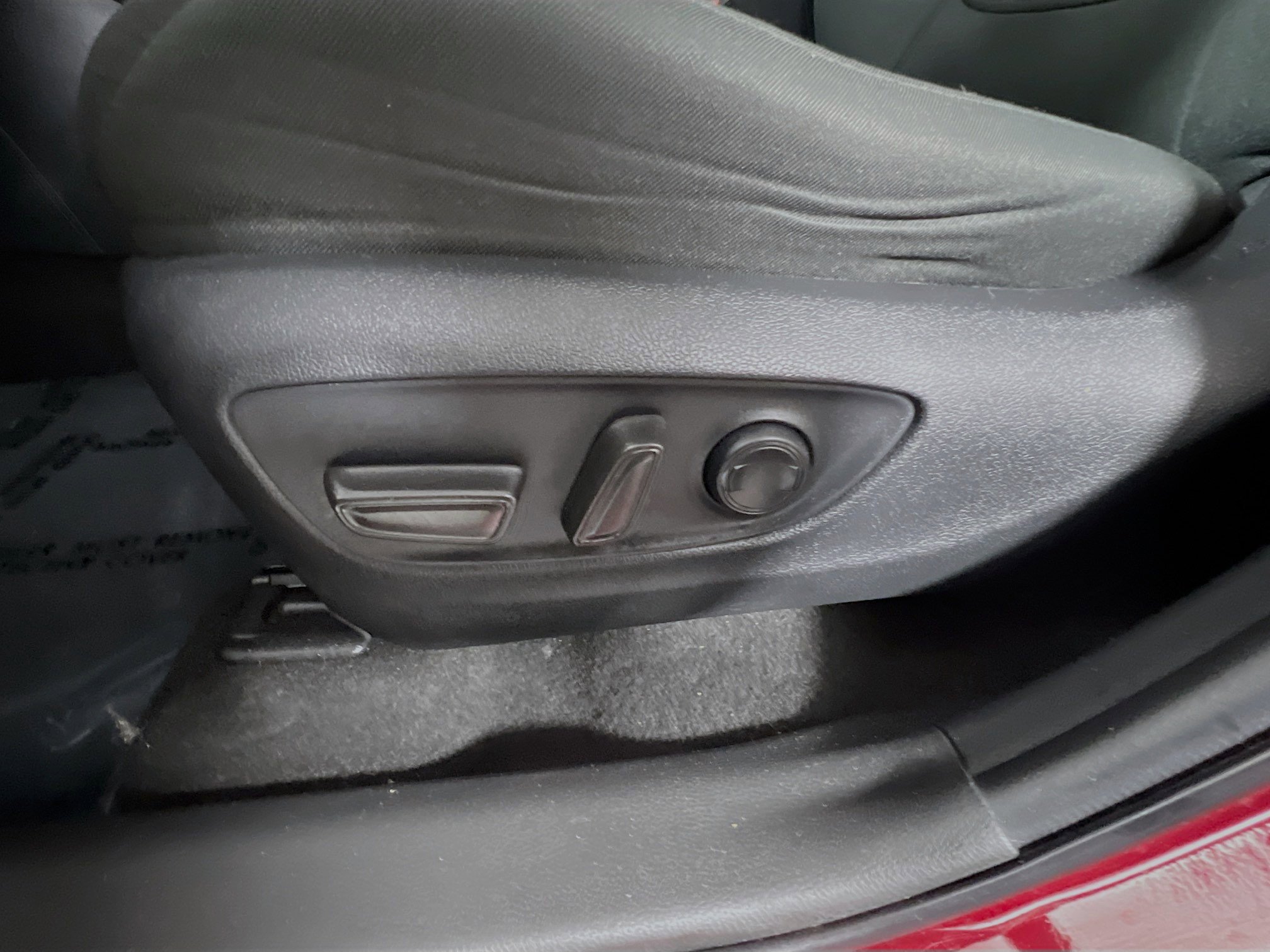 Used 2023 Toyota RAV4 XLE w/ Convenience Package image 16