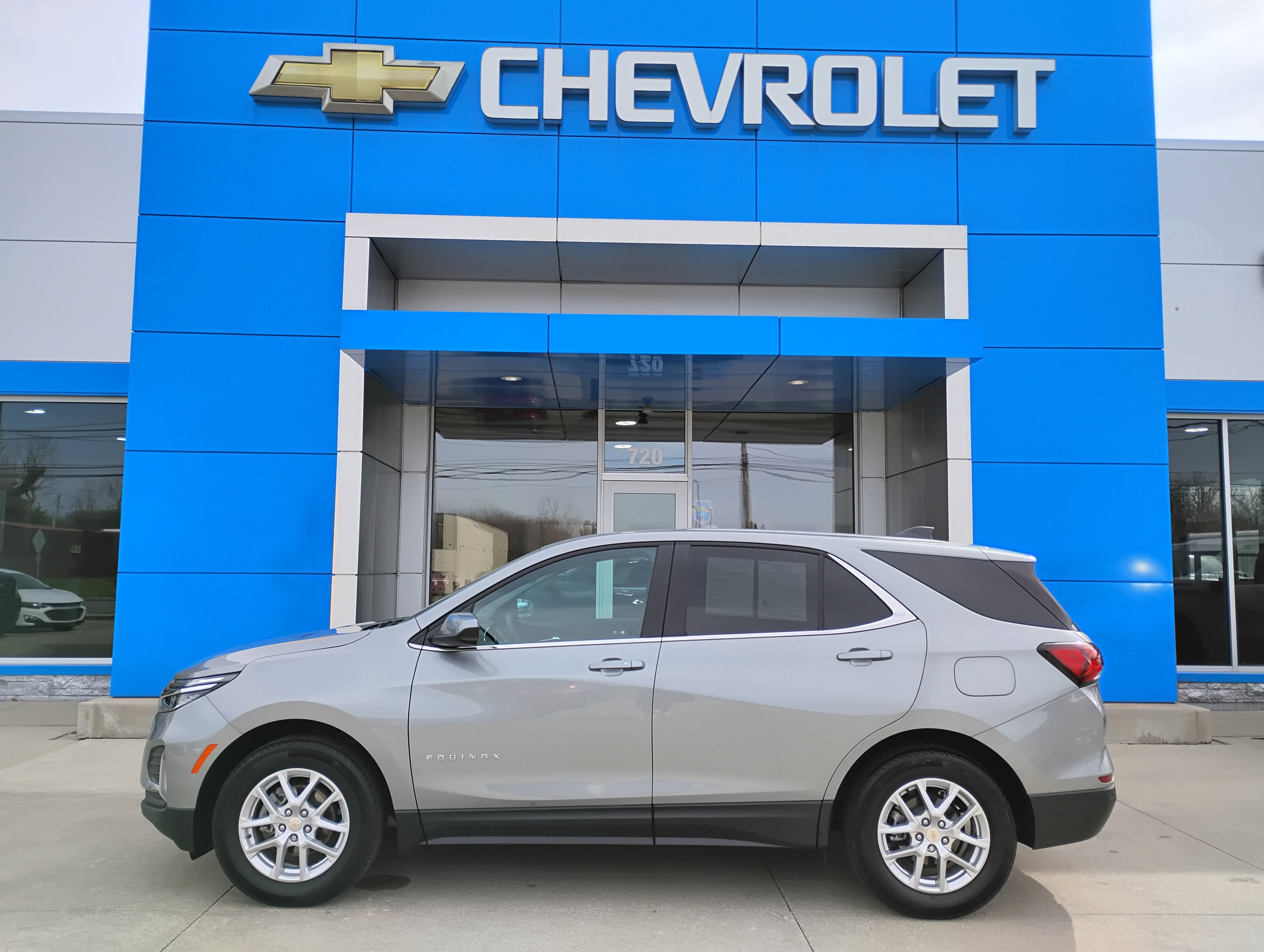 Used 2024 Chevrolet Equinox LT FWD image 32