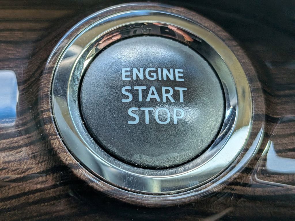 Used 2013 Toyota Avalon Limited FWD image 28