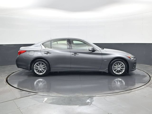 Used 2017 INFINITI Q50 Signature Edition w/ All Weather Package (L93) AWD/4WD image 4