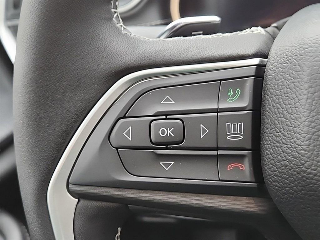 New 2025 Jeep Grand Cherokee L Altitude image 11