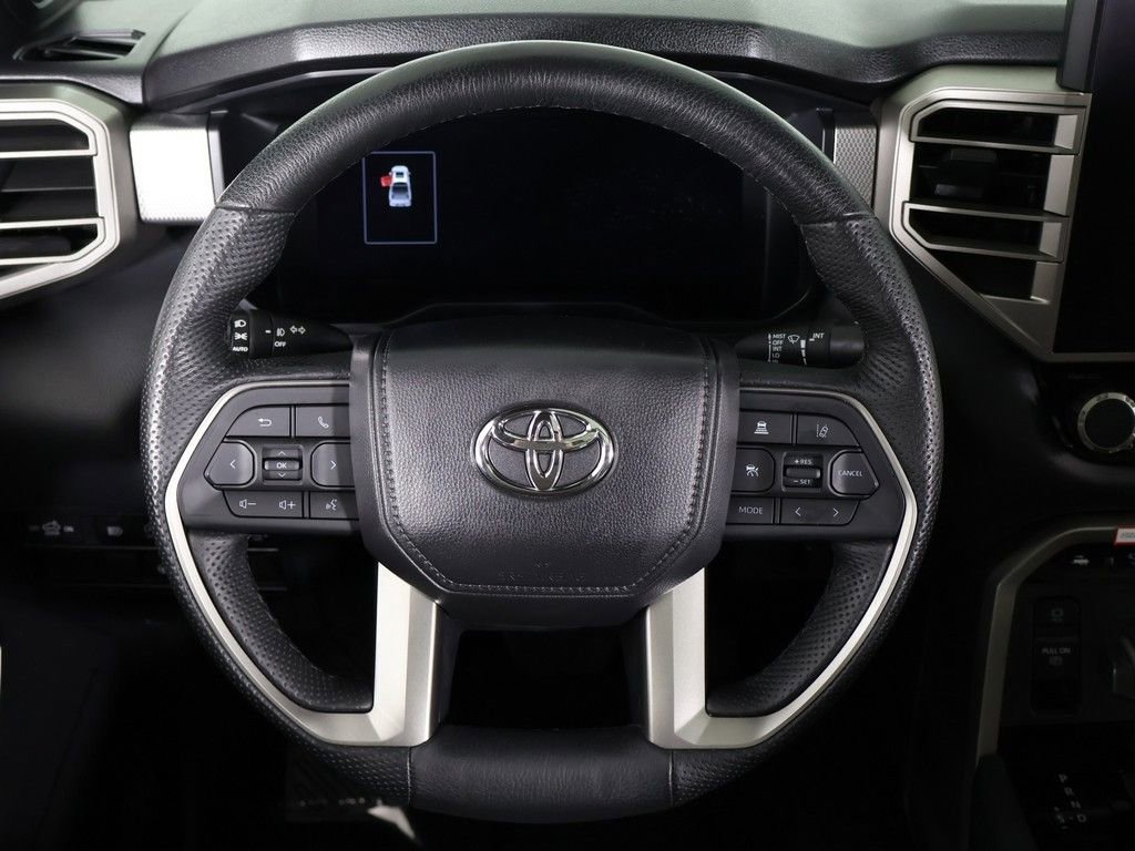Used 2025 Toyota Tundra Limited AWD/4WD image 42