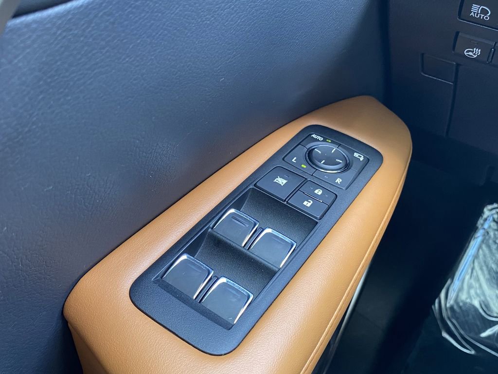 Used 2022 Lexus RX 350 AWD w/ Luxury Package image 9