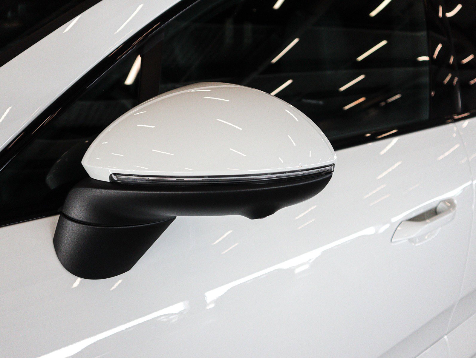 Used 2025 Porsche Macan Electric image 27