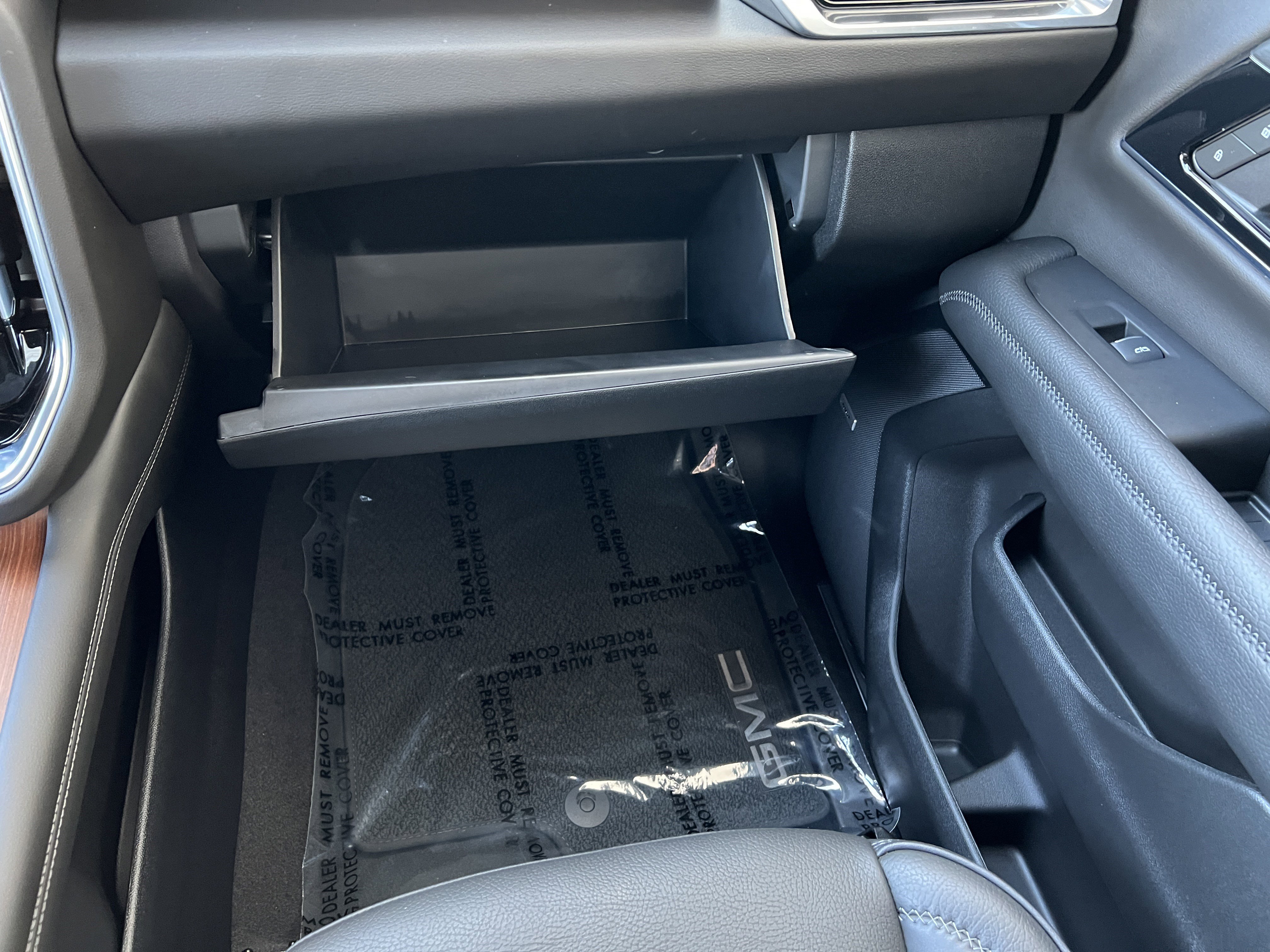 Used 2025 GMC Yukon XL Denali image 41