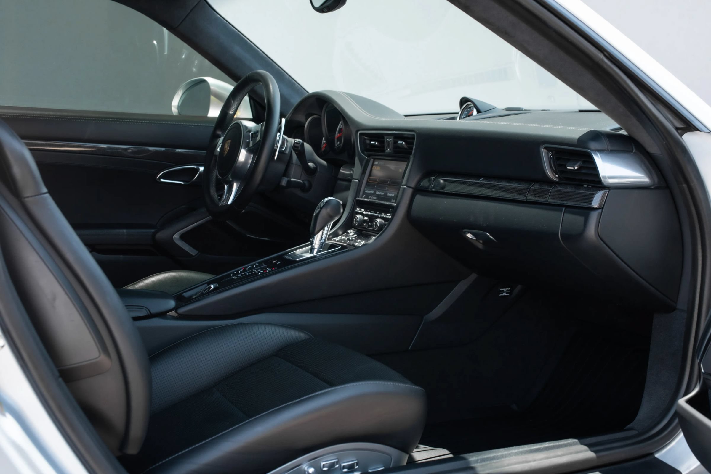 Used 2014 Porsche 911 Turbo S AWD/4WD image 15