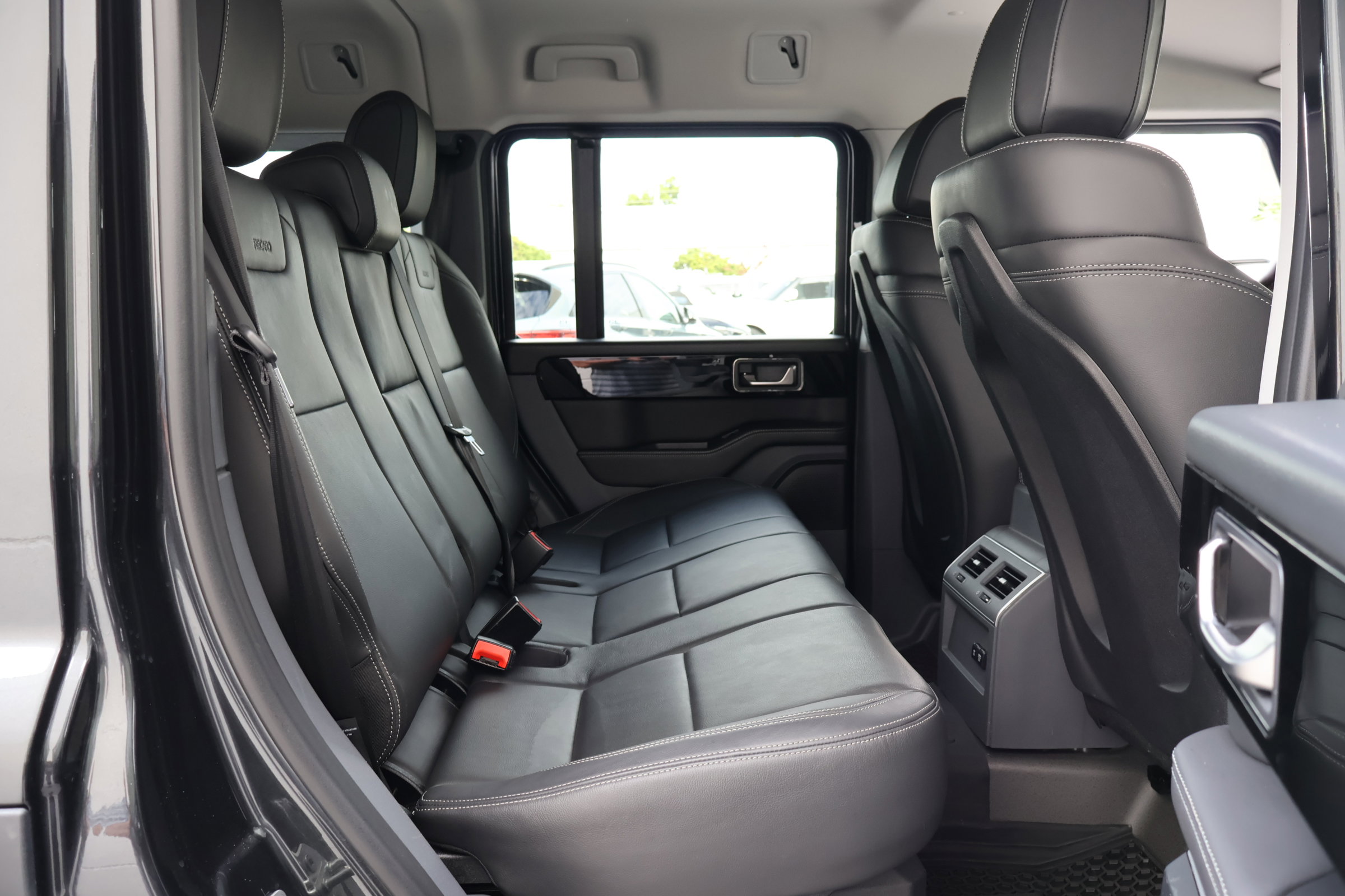 Used 2024 INEOS Grenadier Fieldmaster Edition image 21