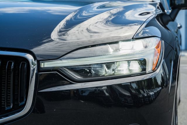 Used 2021 Volvo XC60 T5 Momentum w/ Advanced Package AWD/4WD image 13