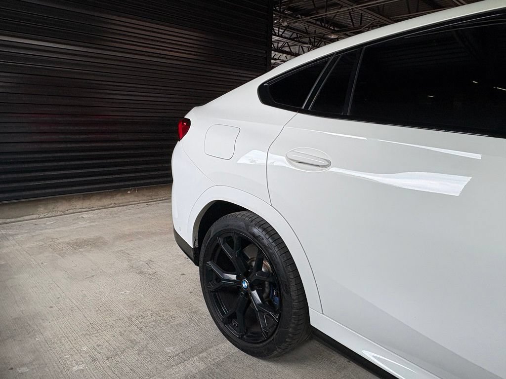 Used 2021 BMW X6 M50i w/ Premium Package AWD/4WD image 9