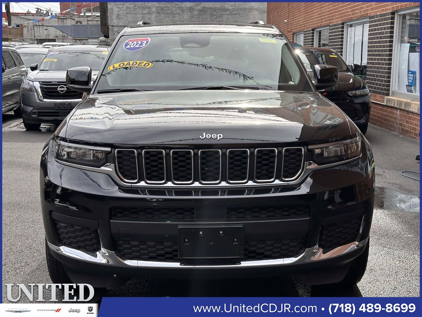 Used 2023 Jeep Grand Cherokee L Laredo image 8