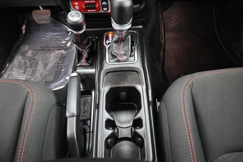 Used 2021 Jeep Wrangler Unlimited Rubicon AWD/4WD image 17