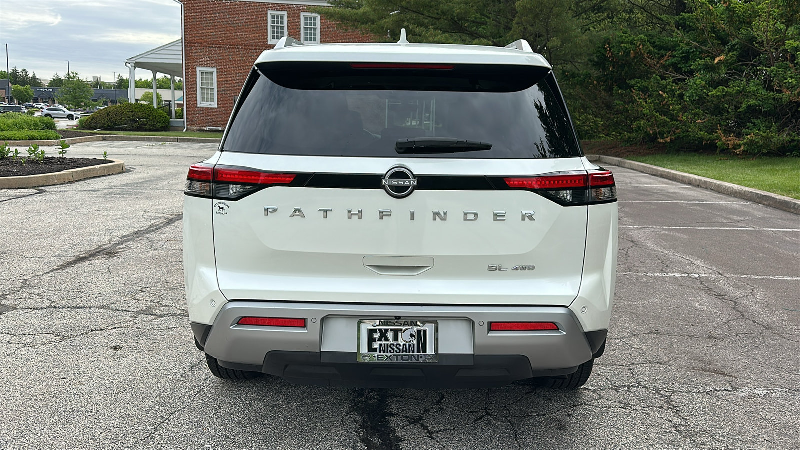Used 2024 Nissan Pathfinder SL AWD/4WD image 5