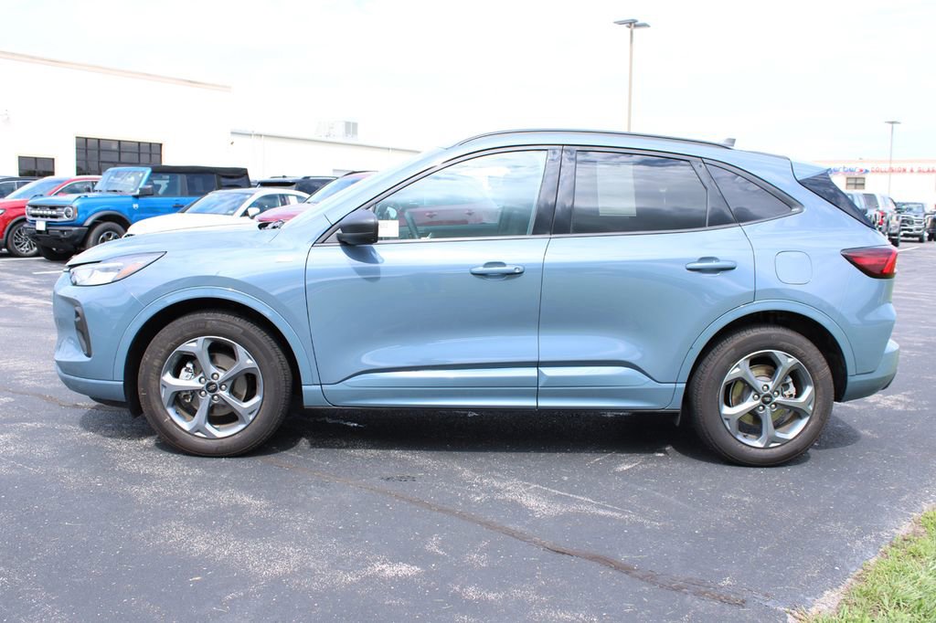 Used 2024 Ford Escape ST-Line w/ Tech Pack #1 AWD/4WD image 4