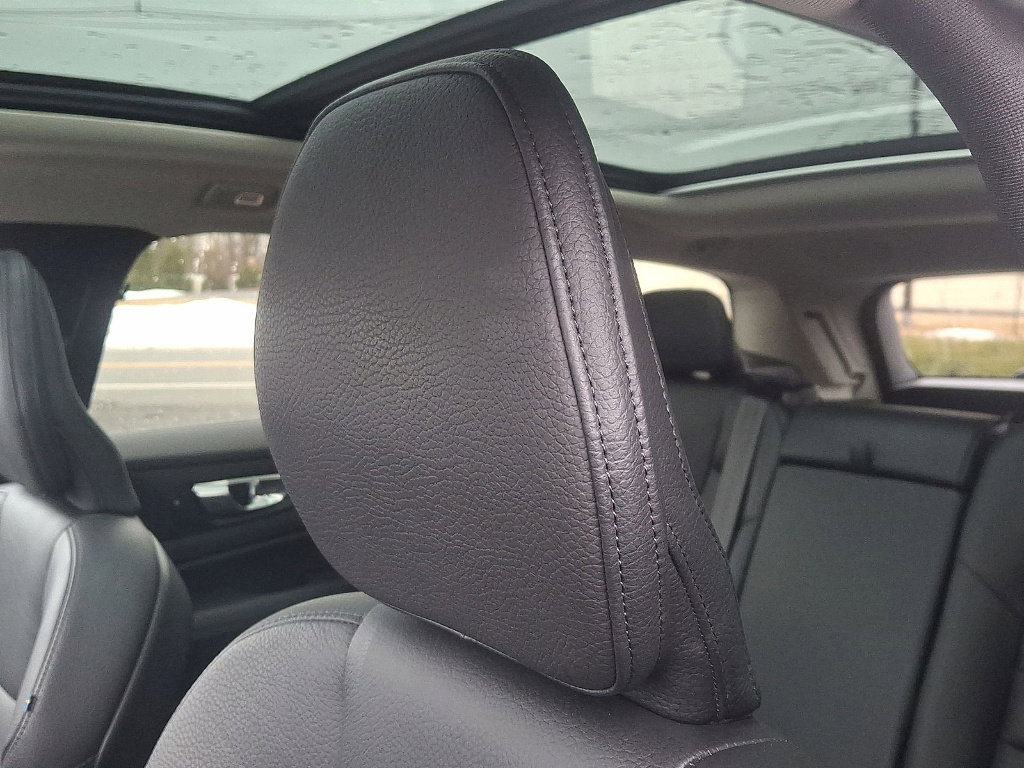 Used 2023 Volvo V60 B5 Cross Country Plus image 27