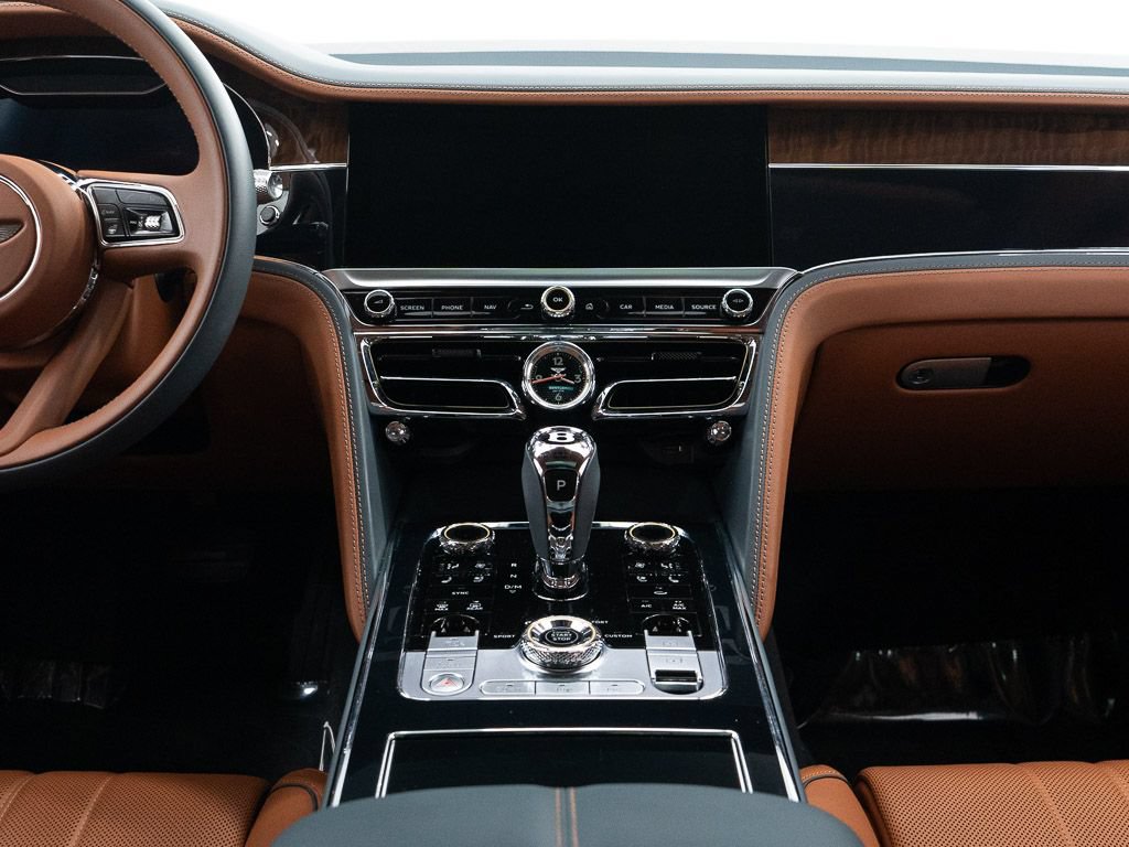 Certified 2022 Bentley Flying Spur V8 AWD/4WD image 32