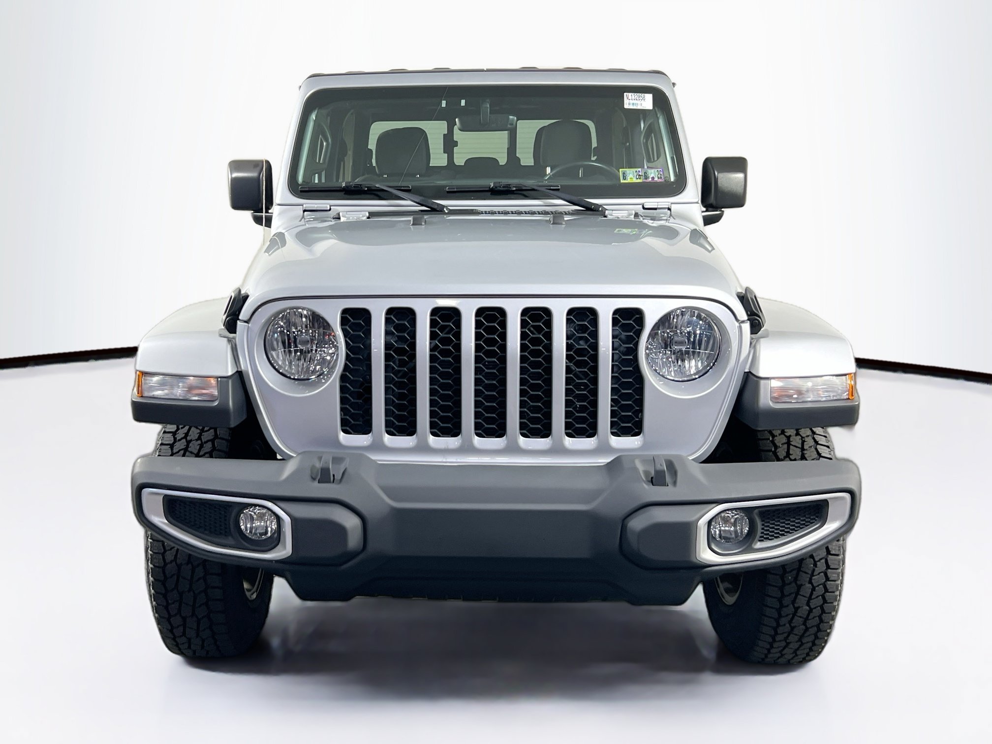 Used 2022 Jeep Gladiator Sport AWD/4WD image 2