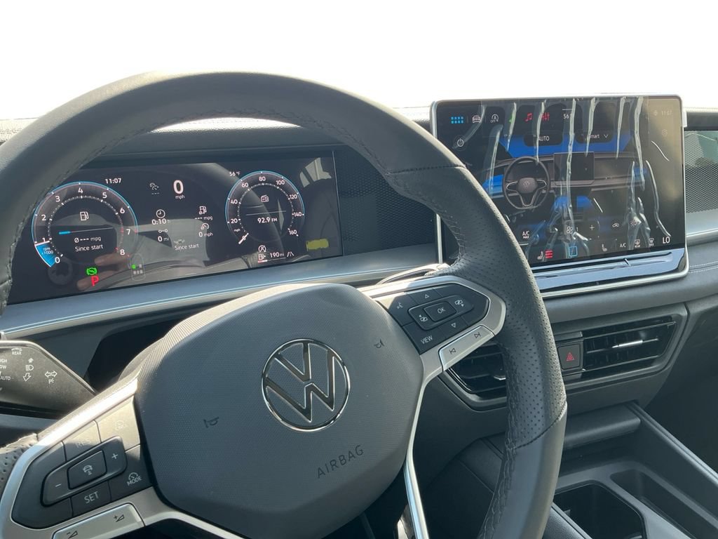 New 2026 Volkswagen Tiguan SE R-Line AWD/4WD image 24