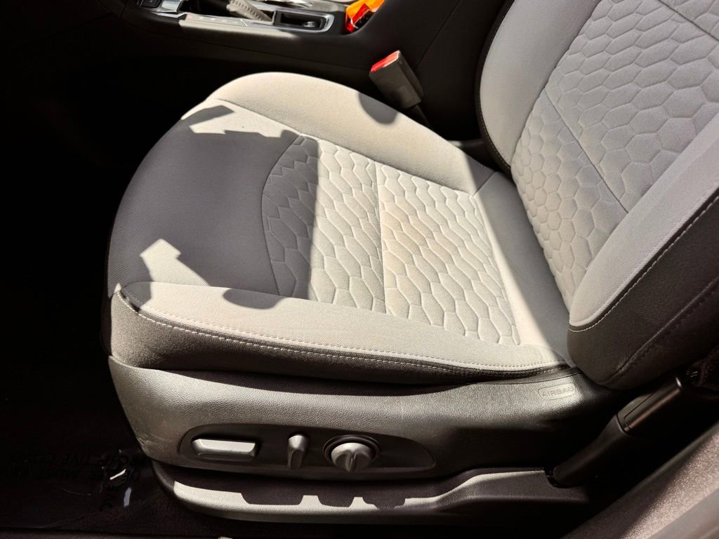 Used 2021 Chevrolet Equinox LS AWD/4WD image 33