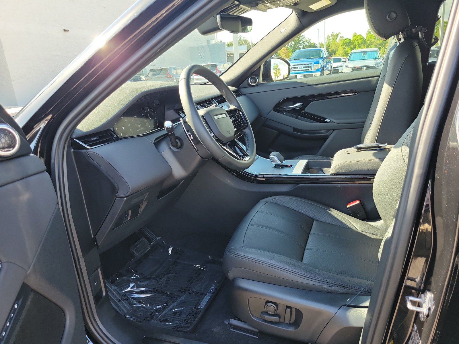 Used 2025 Land Rover Range Rover Evoque S AWD/4WD image 15