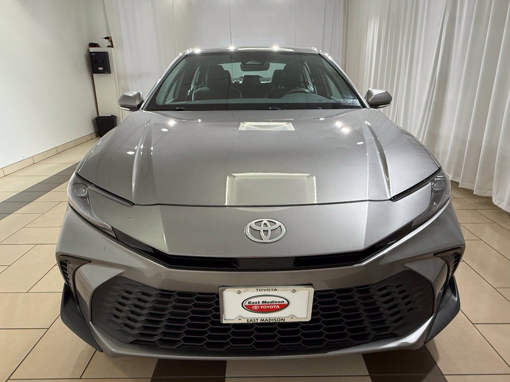 Used 2025 Toyota Camry SE w/ Convenience Package AWD/4WD image 8