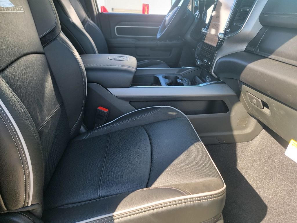 New 2026 RAM 2500 Laramie AWD/4WD image 11