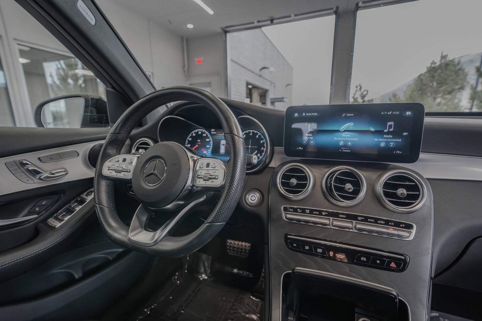 Used 2021 Mercedes-Benz GLC 300 GLC 300 image 19