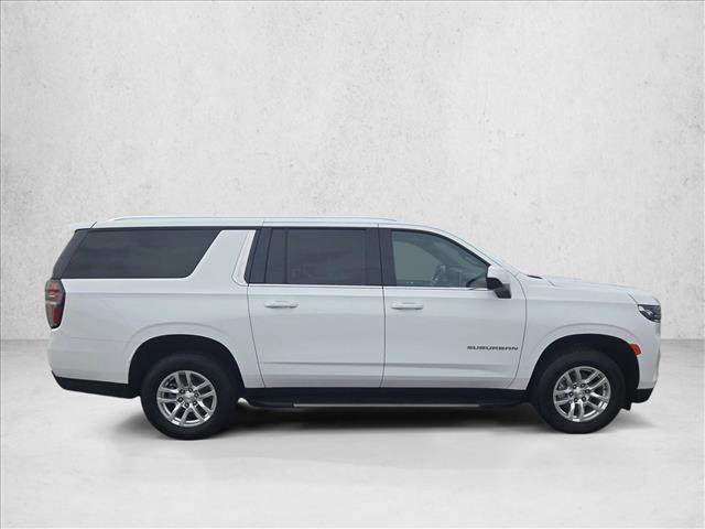 Used 2024 Chevrolet Suburban LT RWD image 4