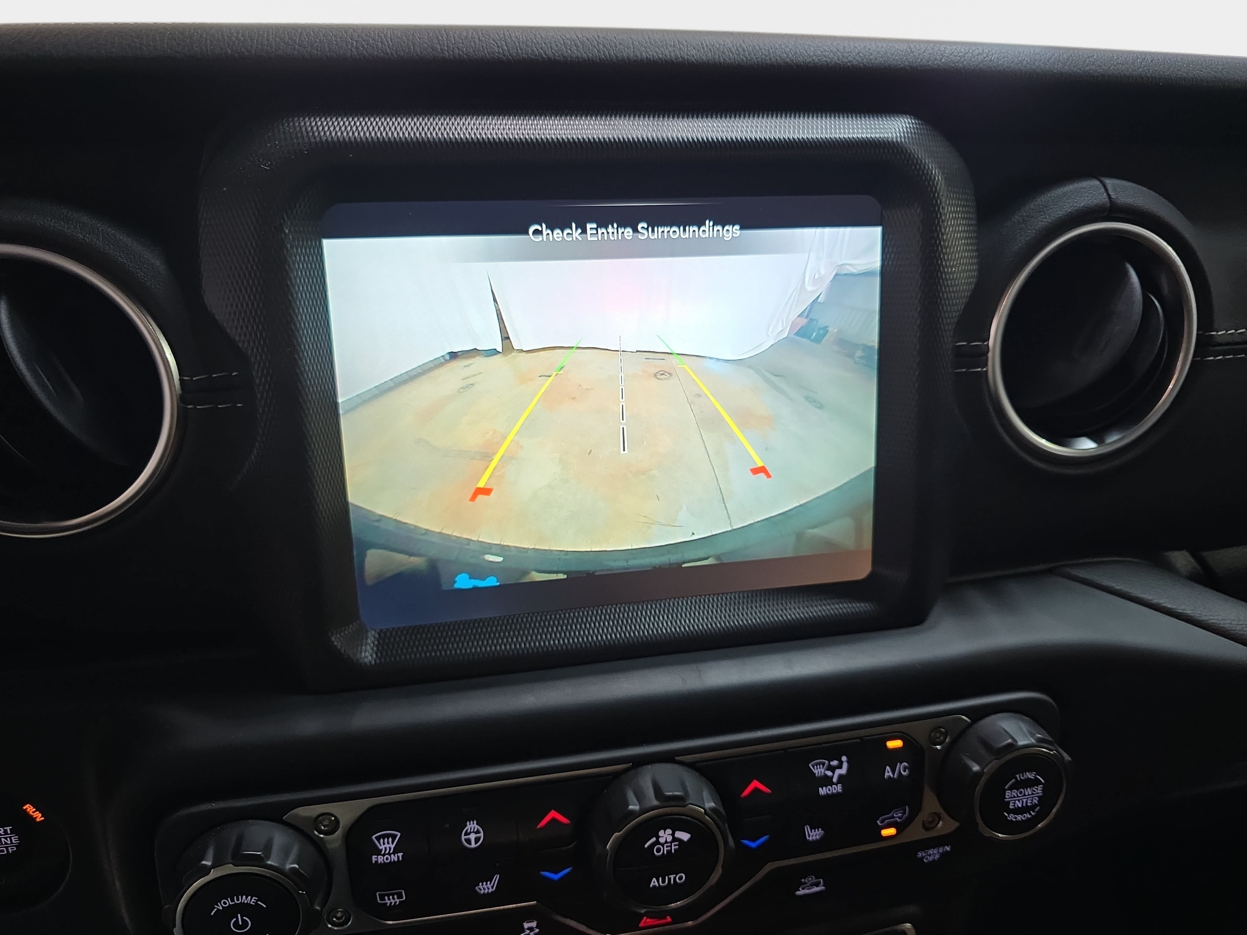 Used 2023 Jeep Wrangler Unlimited Sahara w/ Cold Weather Group AWD/4WD image 20