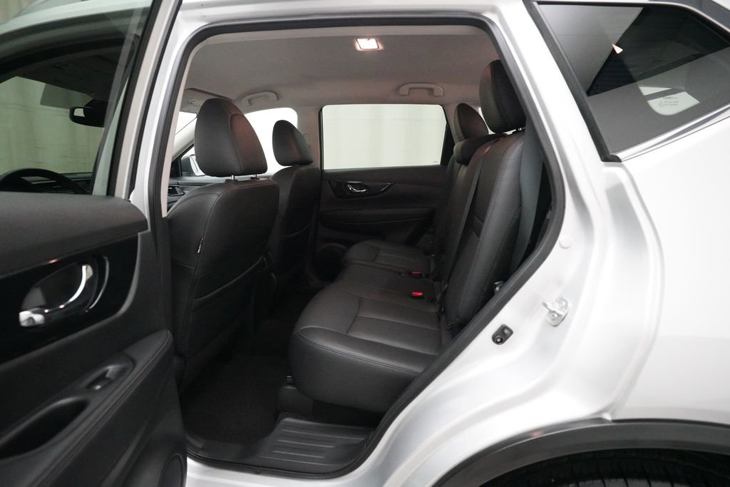 Used 2019 Nissan Rogue SL image 16