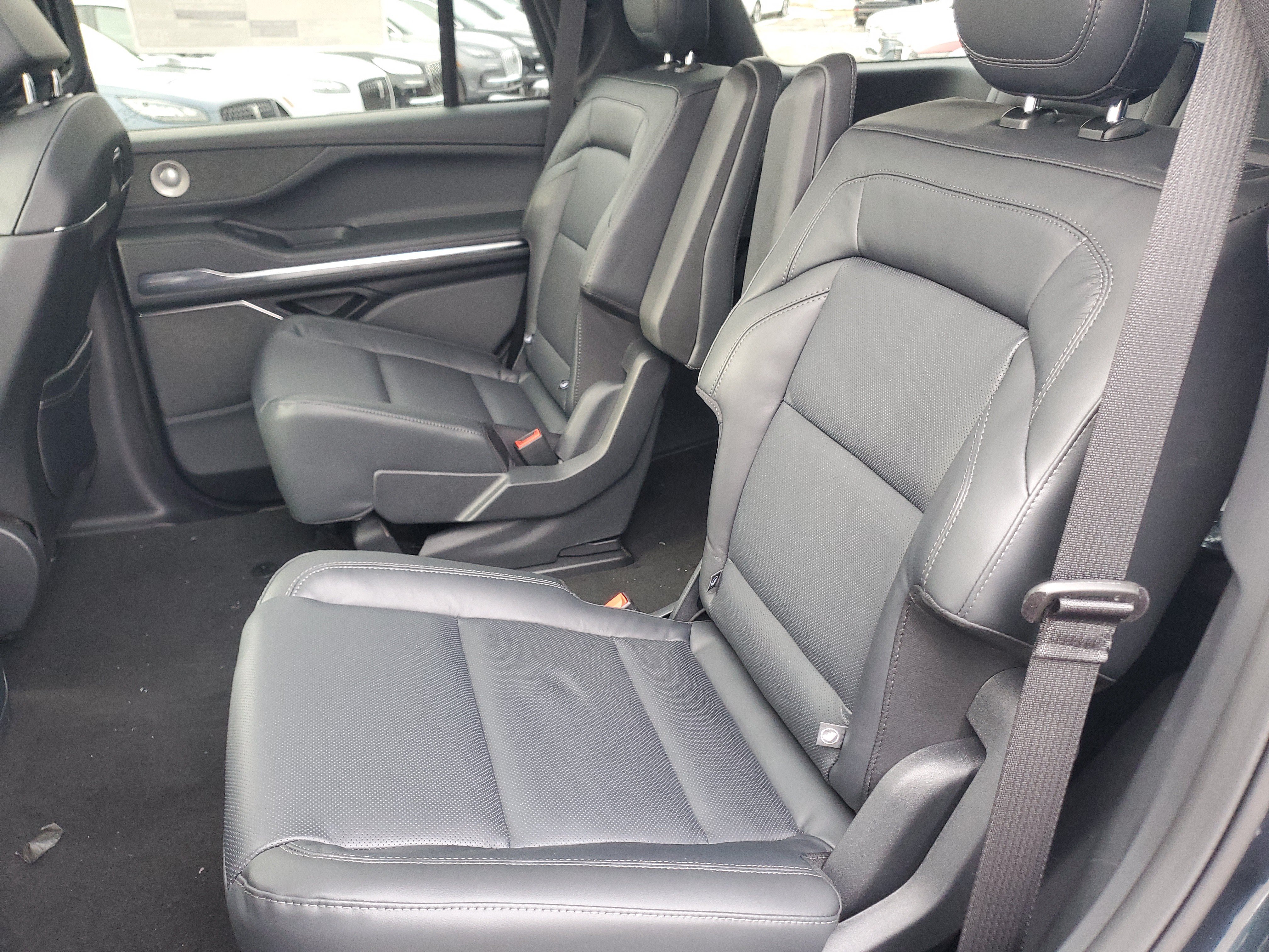 New 2026 Lincoln Navigator Reserve w/ Jet Appearance Package AWD/4WD image 30